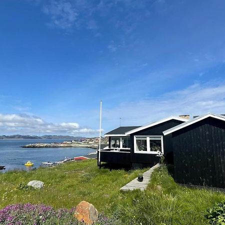 The Black House Tuapannguit 48 Βίλα Νουούκ Εξωτερικό φωτογραφία